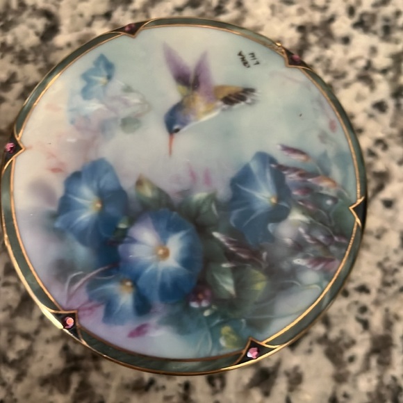 Set of six numbered hummingbird music boxes - Picture 7 of 7